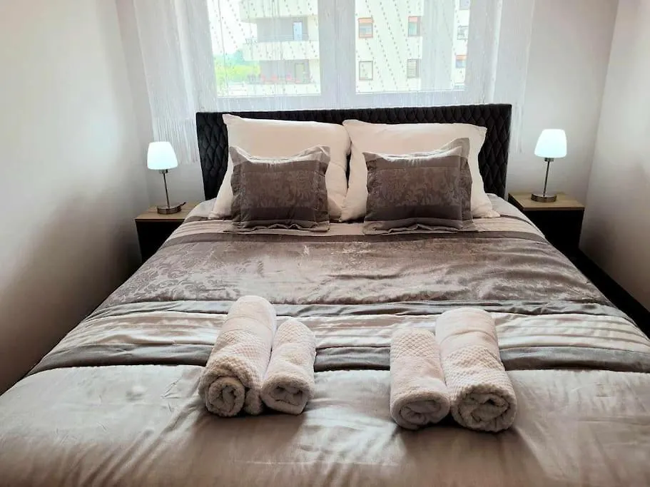 Apartament Dark Chocolate 4 Persons Down Town Krakow 0*,  Poland
